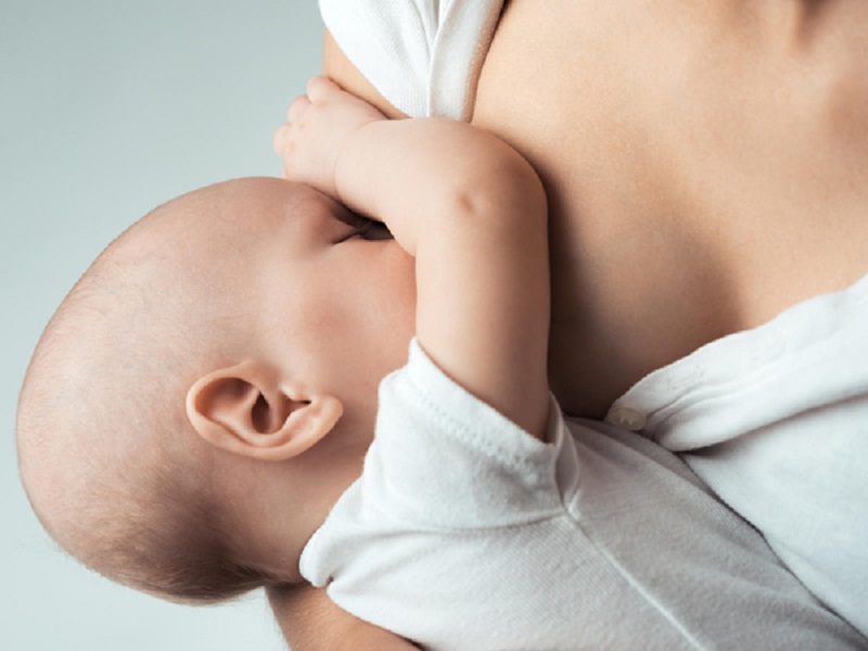 3 dấu hiệu trẻ sơ sinh đòi bú mà mẹ bỉm sữa nào cũng cần biết