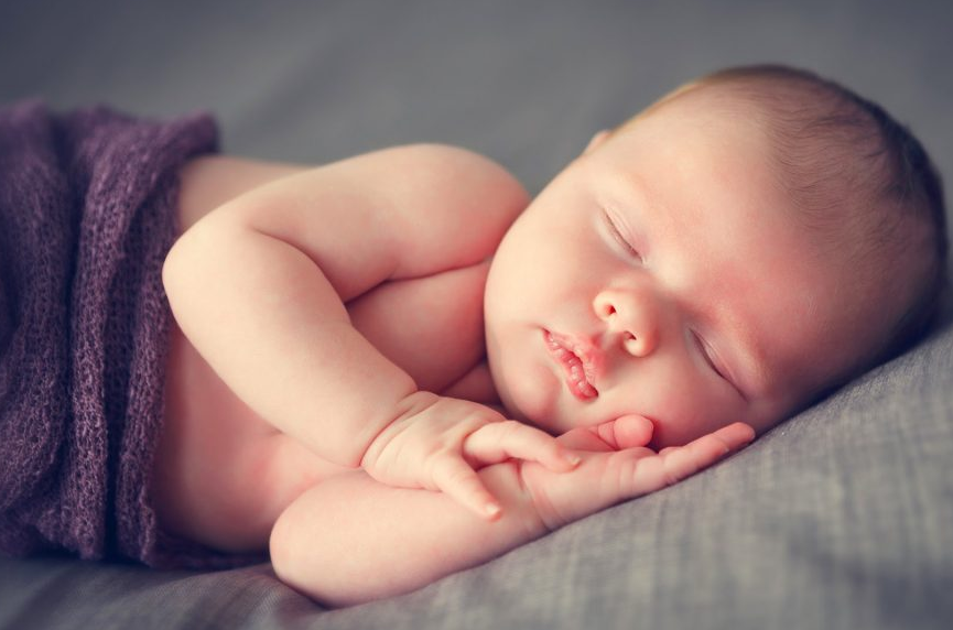 Tại sao bé ngủ không sâu giấc?