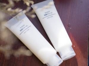 Review sữa rửa mặt muji Face Soap Moisture Nhật Bản