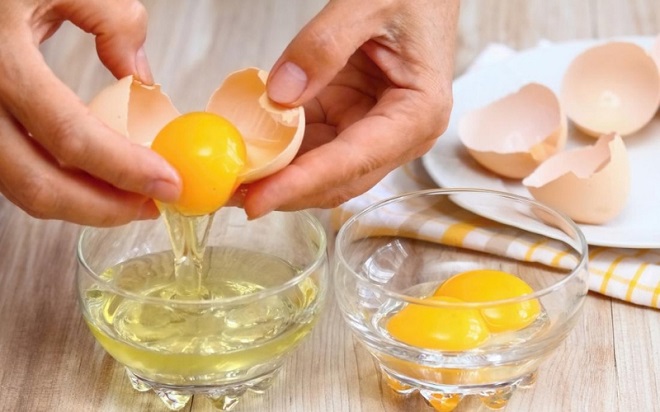 Hướng dẫn cách đắp mặt nạ trứng gà siêu đơn giản 1